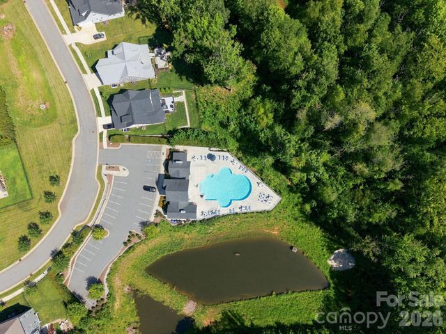 127 Tomahawk Drive, Mooresville, NC 28117