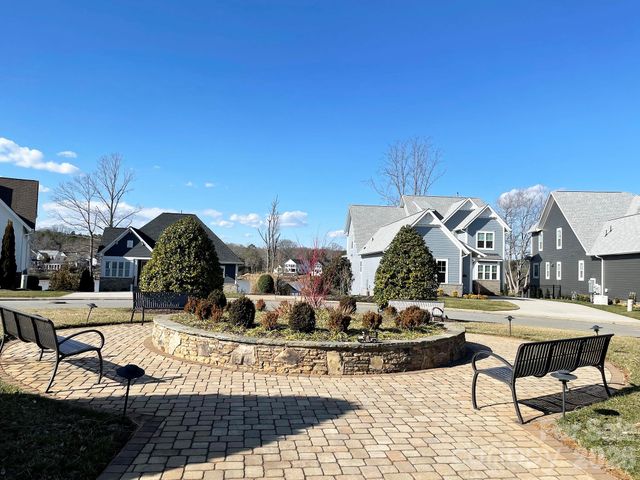 127 Tomahawk Drive, Mooresville, NC 28117