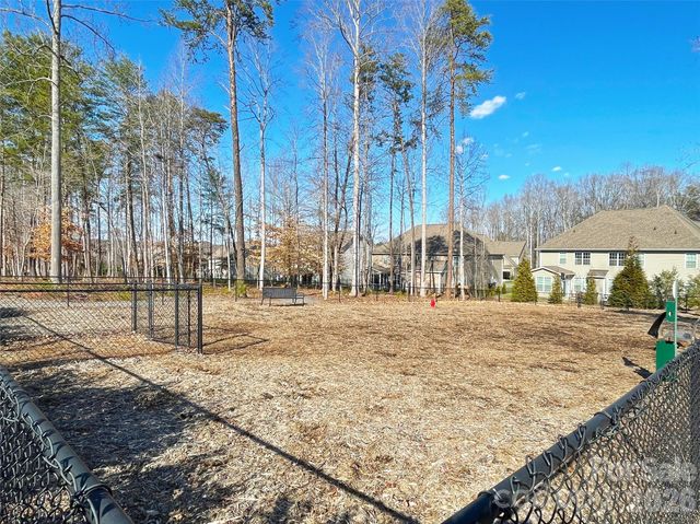 127 Tomahawk Drive, Mooresville, NC 28117
