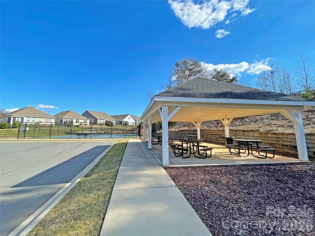 127 Tomahawk Drive, Mooresville, NC 28117
