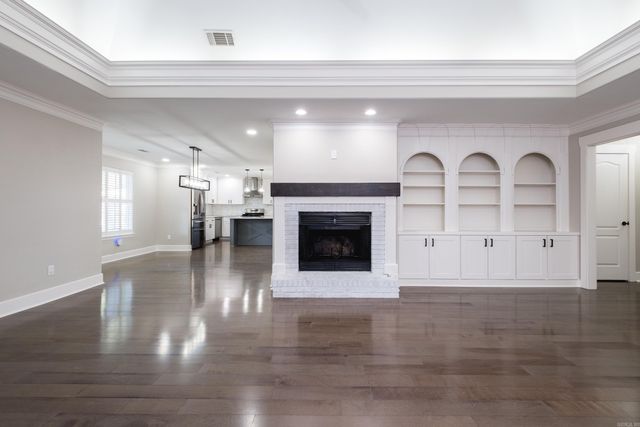 35 Westoak Cir, Little Rock, AR 72223