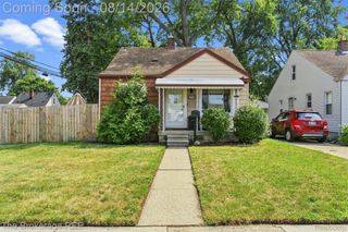 2190 Mapledale Street, Ferndale, MI 48220
