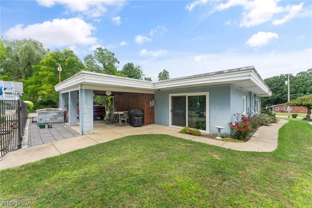 57 Belle Vista Avenue, Hubbard, OH 44425