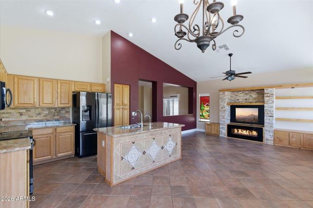 40809 N COURAGE Trail, Anthem, AZ 85086