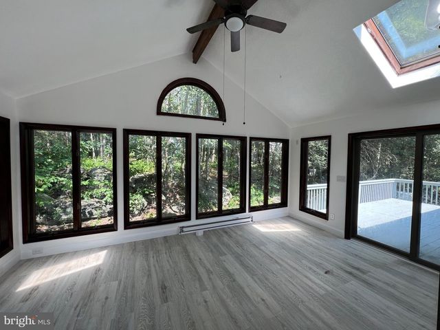 2533 COUNTRY CLUB DR, Tobyhanna, PA 18466