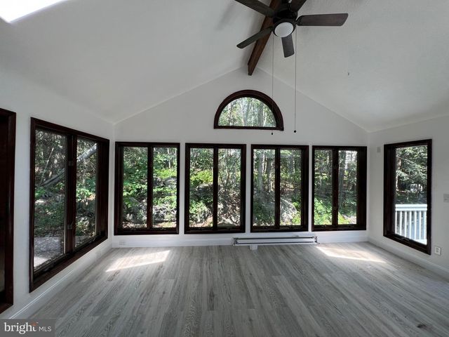 2533 COUNTRY CLUB DR, Tobyhanna, PA 18466