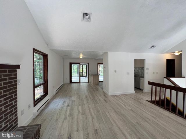 2533 COUNTRY CLUB DR, Tobyhanna, PA 18466