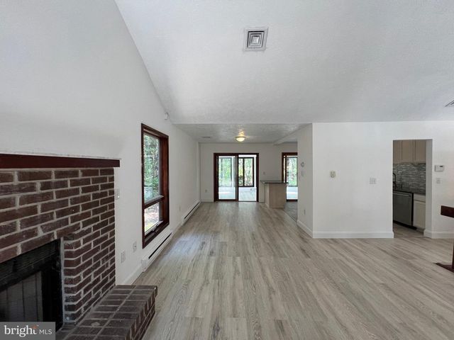 2533 COUNTRY CLUB DR, Tobyhanna, PA 18466