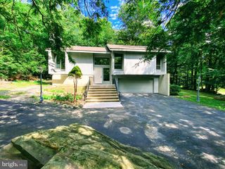 2533 COUNTRY CLUB DR, Tobyhanna, PA 18466