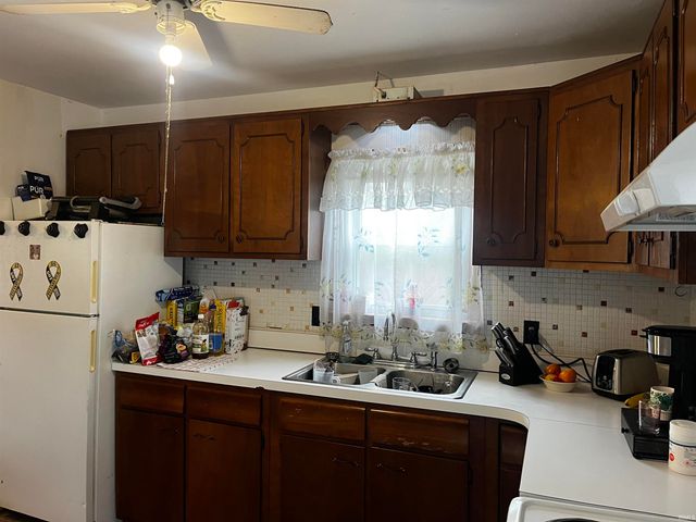 505 S High Street, Hartford City, IN 47348