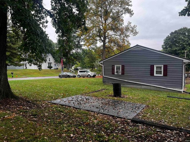 505 S High Street, Hartford City, IN 47348