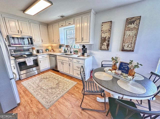 143 E River Bend Drive, Eatonton, GA 31024