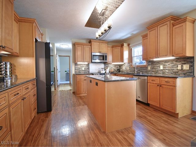 2680 Lost Nation Road, Willoughby, OH 44094