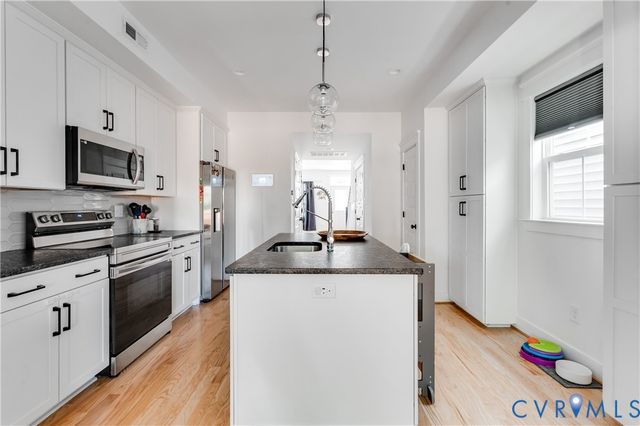 1322 N 34th St, Richmond, VA 23223