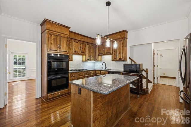 9423 Braemar Terrace, Charlotte, NC 28210