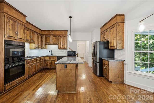 9423 Braemar Terrace, Charlotte, NC 28210