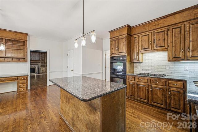 9423 Braemar Terrace, Charlotte, NC 28210