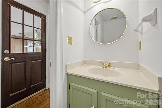 9423 Braemar Terrace, Charlotte, NC 28210