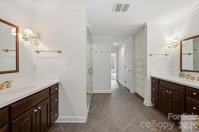 9423 Braemar Terrace, Charlotte, NC 28210
