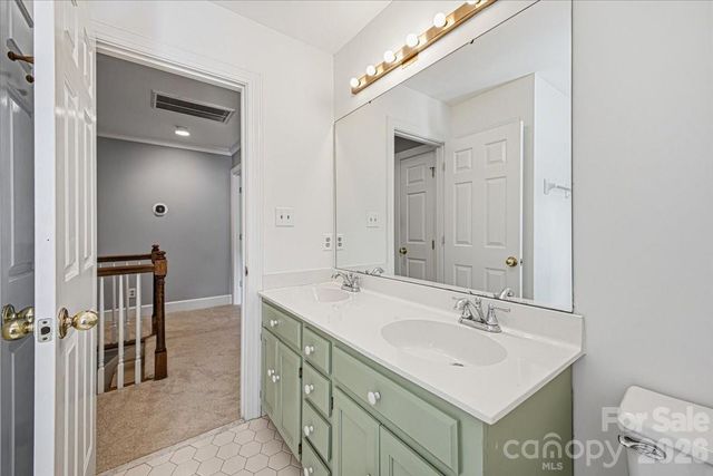 9423 Braemar Terrace, Charlotte, NC 28210