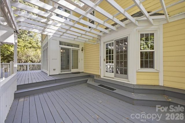 9423 Braemar Terrace, Charlotte, NC 28210