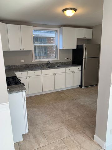 9211 S Clyde Avenue, Chicago, IL 60617