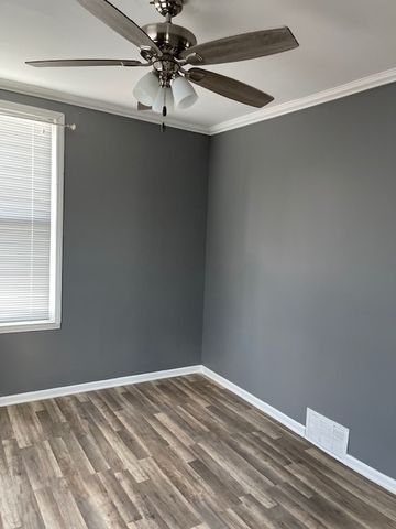 9211 S Clyde Avenue, Chicago, IL 60617