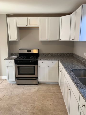 9211 S Clyde Avenue, Chicago, IL 60617