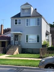 9211 S Clyde Avenue, Chicago, IL 60617
