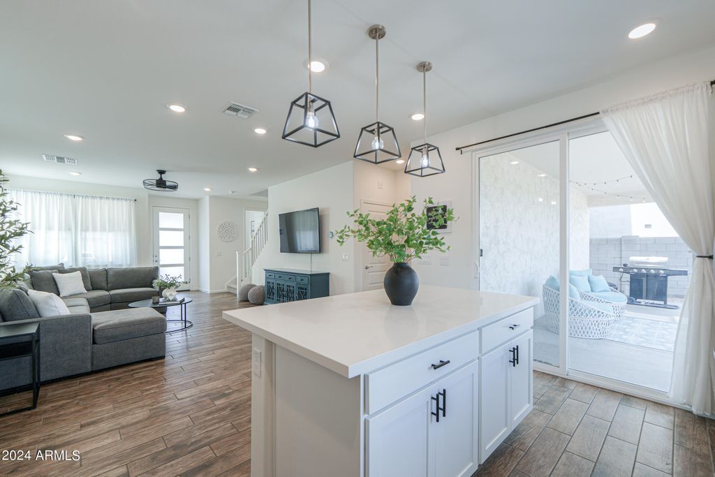 1901 W 23RD Avenue, Apache Junction, AZ 85120 — exterior