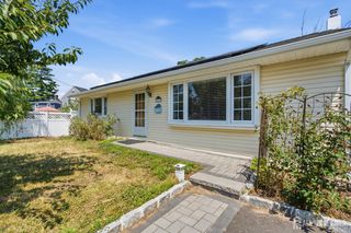 5 Snyder Lane, Keyport, NJ 07735