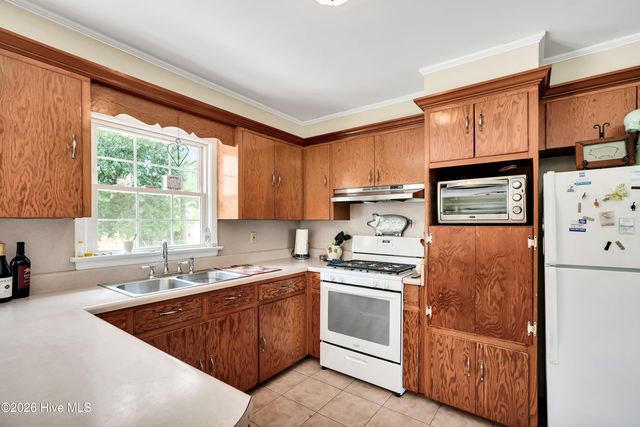 710 N College Road, Wilmington, NC 28405