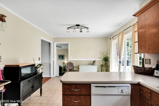 710 N College Road, Wilmington, NC 28405