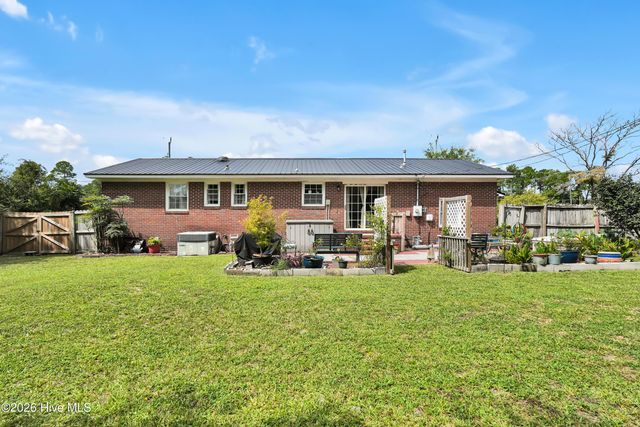 710 N College Road, Wilmington, NC 28405