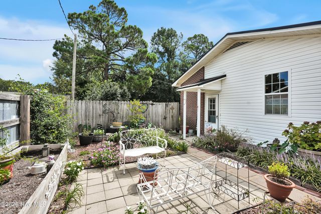 710 N College Road, Wilmington, NC 28405