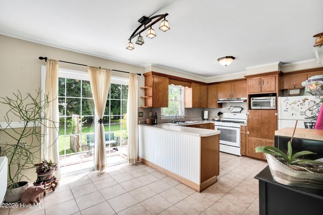 710 N College Road, Wilmington, NC 28405