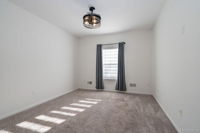 2104 Monarch Drive, Shelby Charter Township, MI 48316