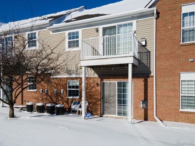 2104 Monarch Drive, Shelby Charter Township, MI 48316