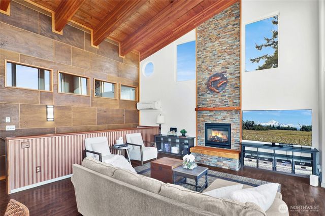 7444 Jackson Road, Blaine, WA 98230