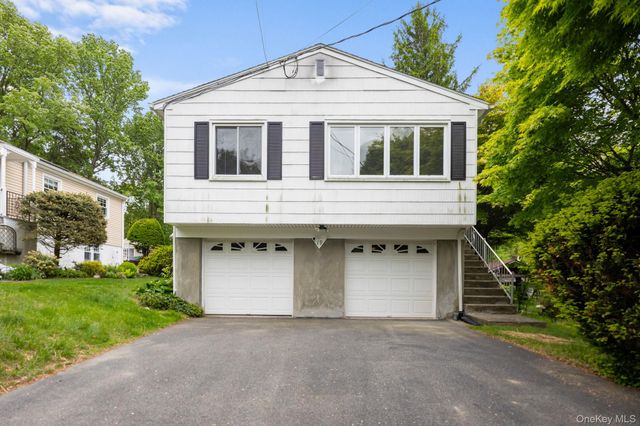 19 Lakeland Avenue, Mohegan Lake, NY 10547