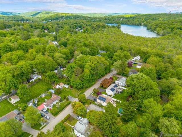 19 Lakeland Avenue, Mohegan Lake, NY 10547