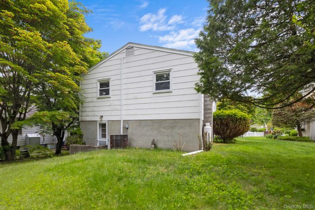19 Lakeland Avenue, Mohegan Lake, NY 10547