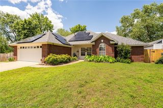 302 Cedar Creek Drive, Van Buren, AR 72956