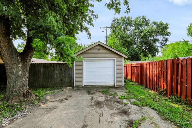 4001 Kalmar Drive, Indianapolis, IN 46222