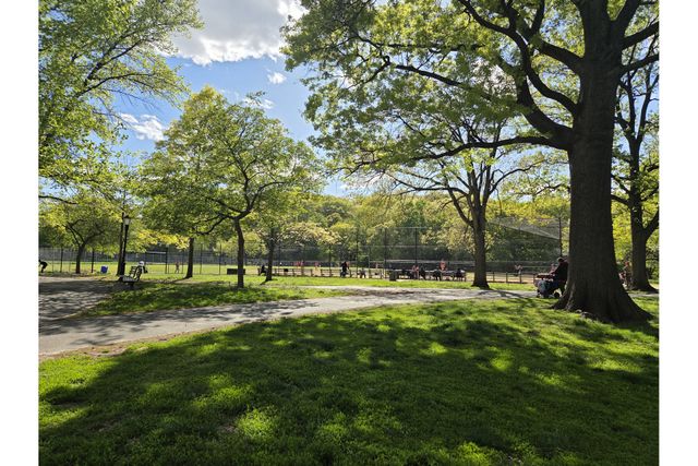 579 W 215th St Apt 5A, New York City, NY 10034
