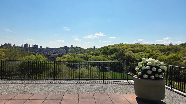 579 W 215th St Apt 5A, New York City, NY 10034