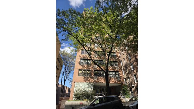 579 W 215th St Apt 5A, New York City, NY 10034