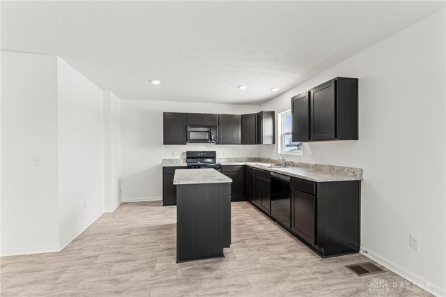 107 Evergreen Way, Brookville, OH 45309