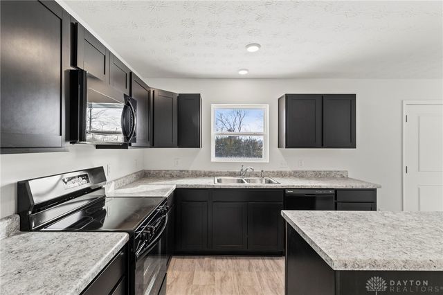 107 Evergreen Way, Brookville, OH 45309