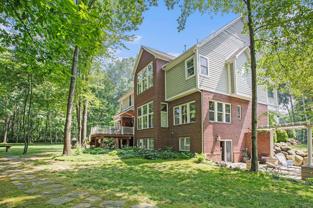 290 Shelby Court, Saline, MI 48176